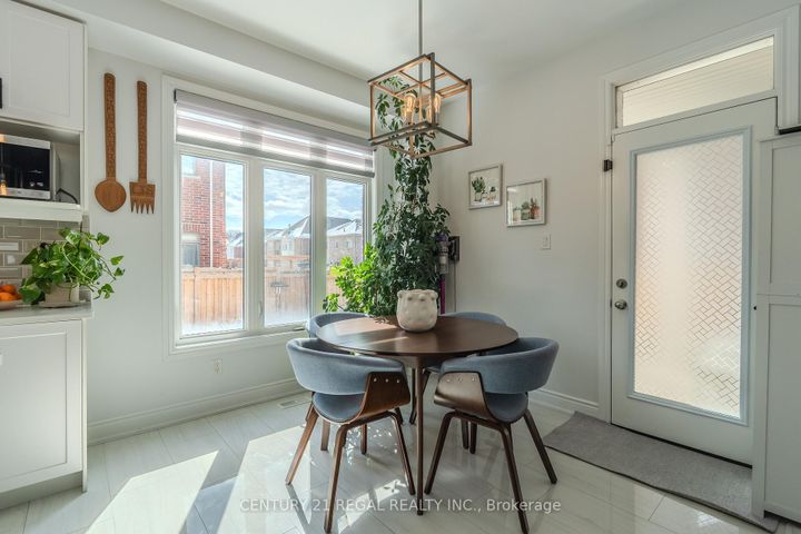 Photo 5 at 25 Elysian Fields Circle, Bram West, Brampton