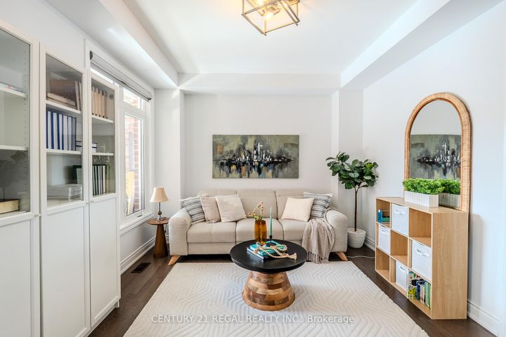 Photo 10 at 25 Elysian Fields Circle, Bram West, Brampton