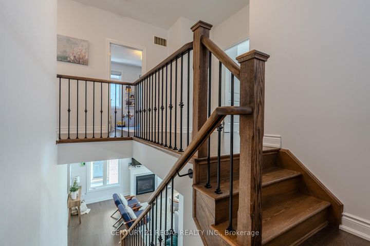 Photo 13 at 25 Elysian Fields Circle, Bram West, Brampton