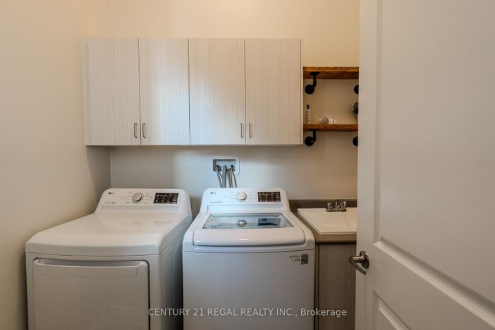 Photo 26 at 25 Elysian Fields Circle, Bram West, Brampton