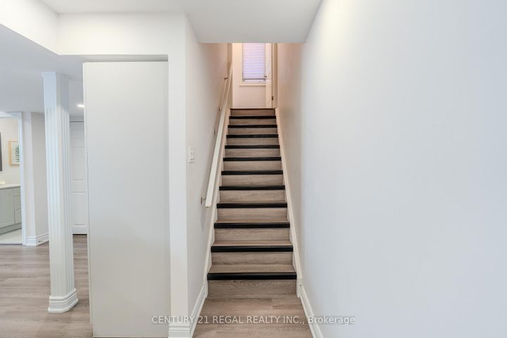 Photo 36 at 25 Elysian Fields Circle, Bram West, Brampton