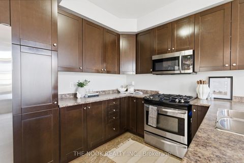 Photo 12 at 114 Courvier Crescent, Bowmanville, Clarington