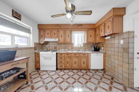 Photo 6 at 75 St Lucie Drive, Humbermede, Toronto