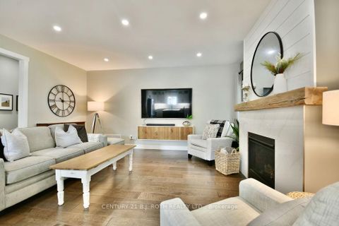 Photo 5 at 14 EDWARD Street W, Creemore, Clearview