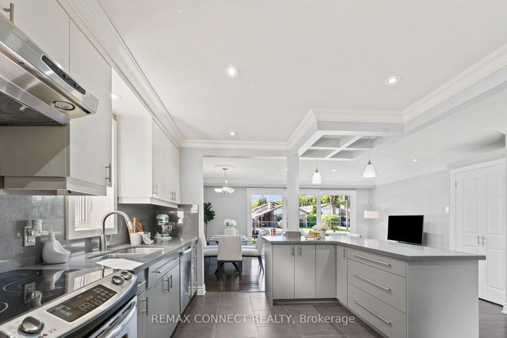 Photo 13 at 23 Penetang Crescent, Bendale, Toronto