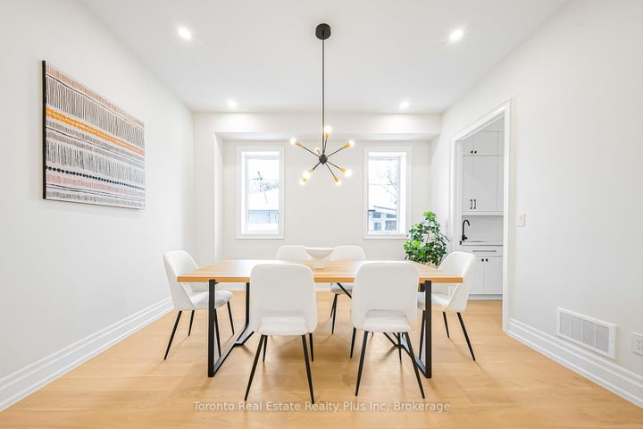 Photo 8 at 25 Cronin Drive, City Centre West, Toronto