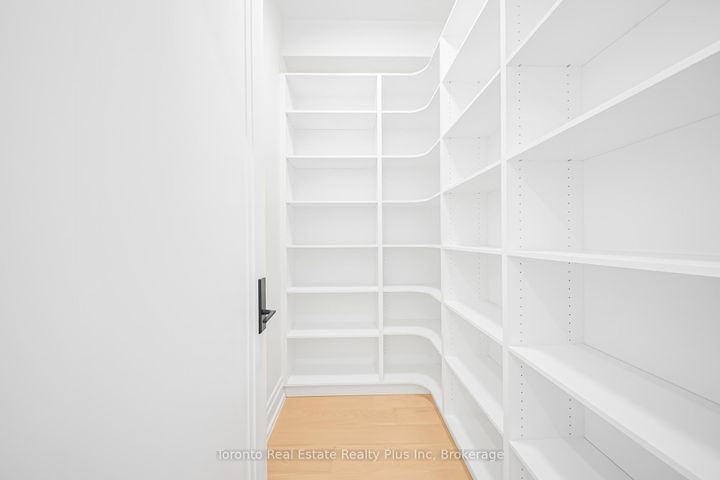 Photo 17 at 25 Cronin Drive, City Centre West, Toronto