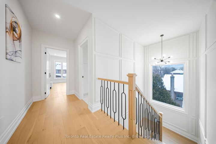 Photo 18 at 25 Cronin Drive, City Centre West, Toronto