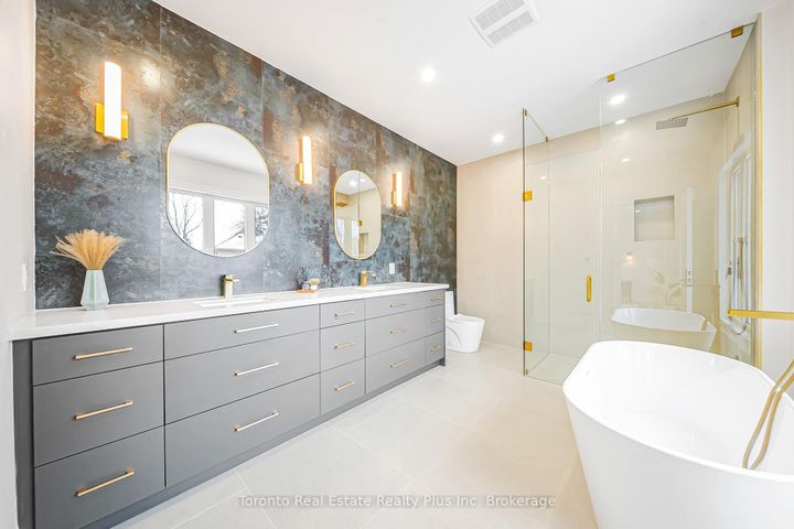 Photo 21 at 25 Cronin Drive, City Centre West, Toronto