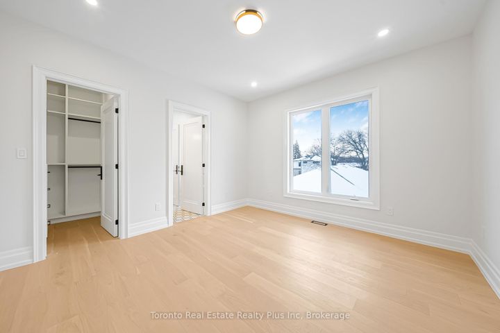 Photo 25 at 25 Cronin Drive, City Centre West, Toronto