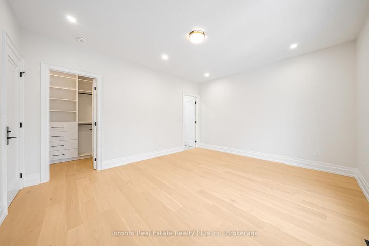 Photo 32 at 25 Cronin Drive, City Centre West, Toronto