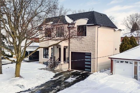 Photo 2 at 25 Cronin Drive, City Centre West, Toronto