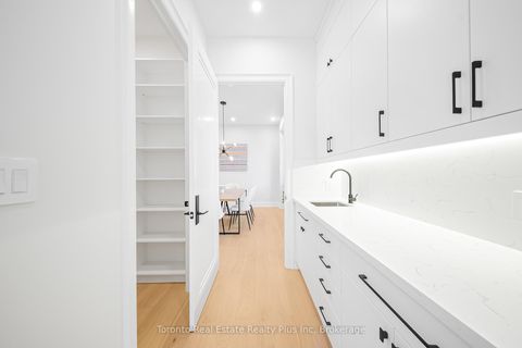 Photo 16 at 25 Cronin Drive, City Centre West, Toronto