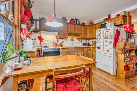 Photo 8 at 97 Massey Street, Niagara, Toronto