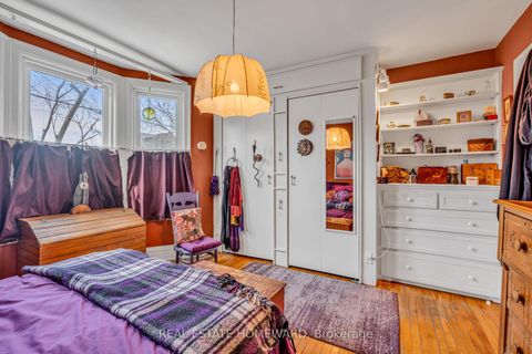 Photo 12 at 97 Massey Street, Niagara, Toronto