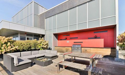 Photo 4 at 411 - 58 Orchard View Boulevard, Eglinton, Toronto