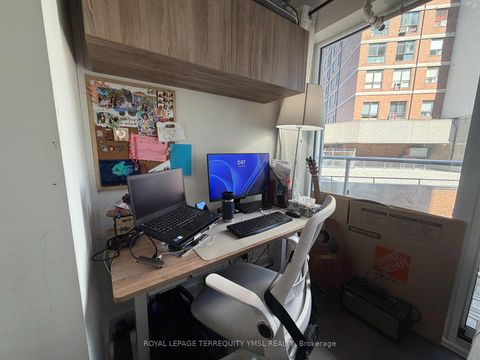 Photo 7 at 411 - 58 Orchard View Boulevard, Eglinton, Toronto