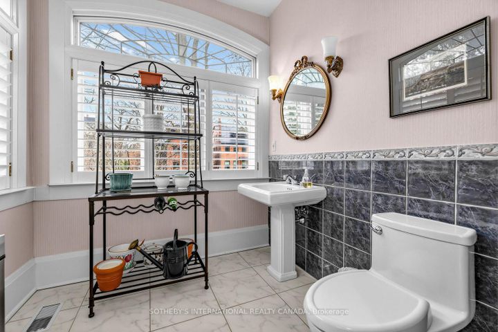 Photo 17 at 136 Roxborough Drive, Moore Park, Toronto