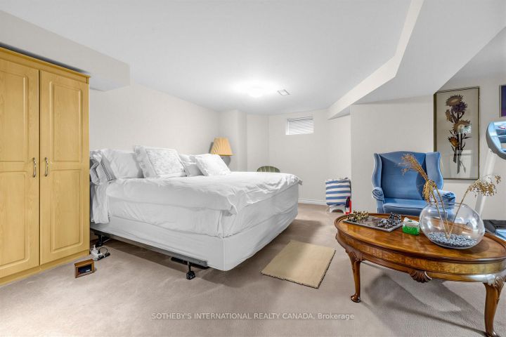 Photo 28 at 136 Roxborough Drive, Moore Park, Toronto