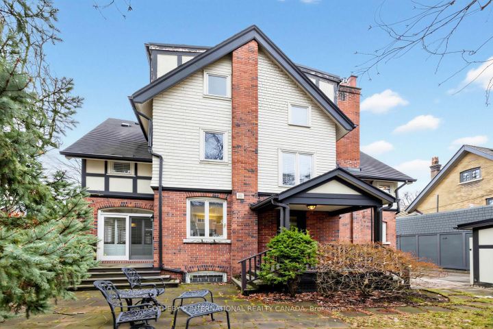 Photo 31 at 136 Roxborough Drive, Moore Park, Toronto