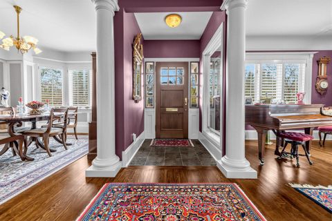 Photo 3 at 136 Roxborough Drive, Moore Park, Toronto