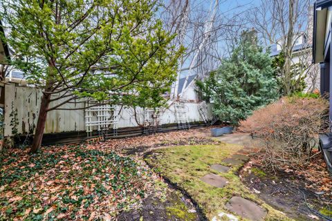 Photo 33 at 136 Roxborough Drive, Moore Park, Toronto