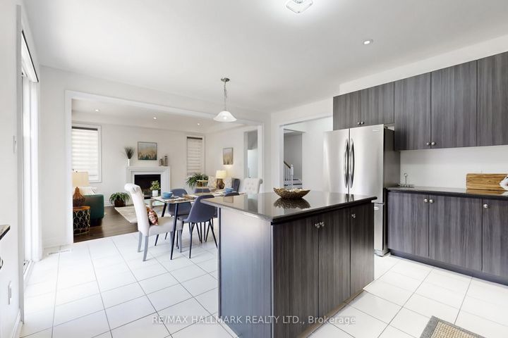 Photo 11 at 9 Lyle Way S, Northwest Brampton, Brampton