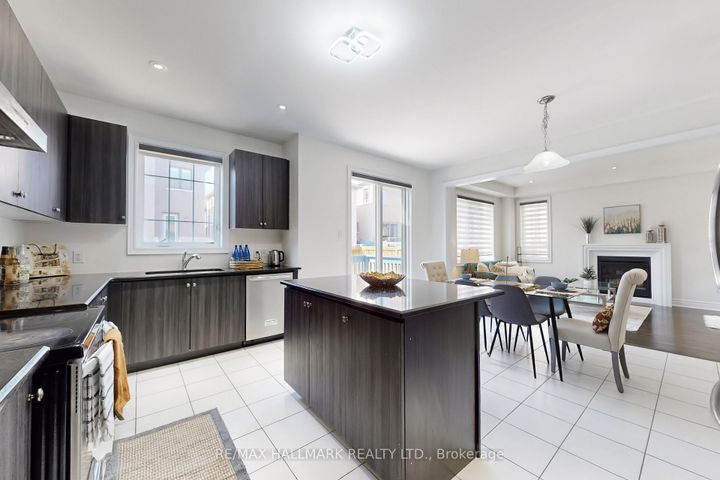 Photo 12 at 9 Lyle Way S, Northwest Brampton, Brampton