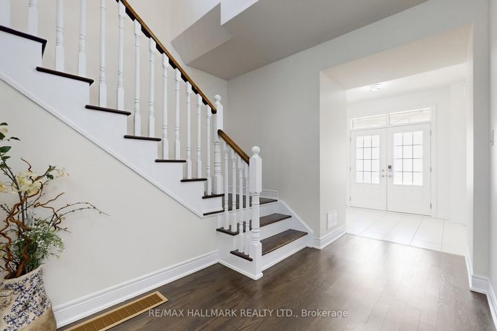 Photo 21 at 9 Lyle Way S, Northwest Brampton, Brampton