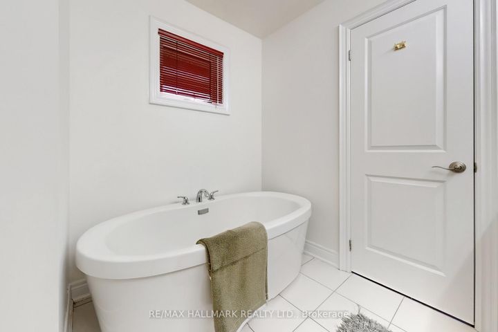 Photo 32 at 9 Lyle Way S, Northwest Brampton, Brampton