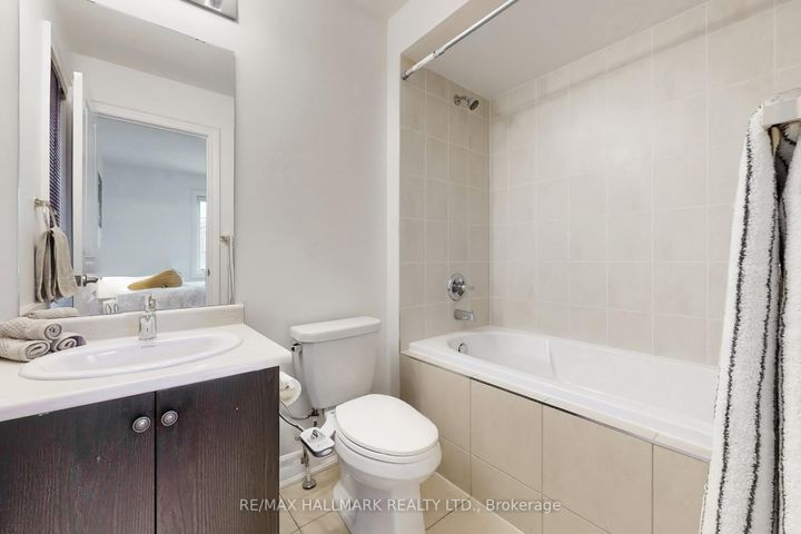 Photo 37 at 9 Lyle Way S, Northwest Brampton, Brampton