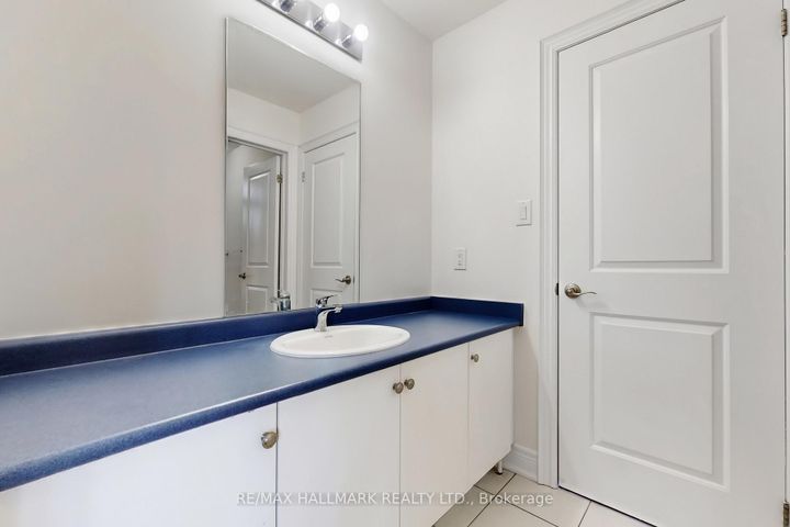 Photo 40 at 9 Lyle Way S, Northwest Brampton, Brampton