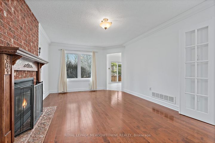 Photo 8 at 29 Hamilton Crescent, Georgetown, Halton Hills