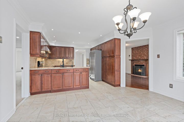 Photo 14 at 29 Hamilton Crescent, Georgetown, Halton Hills