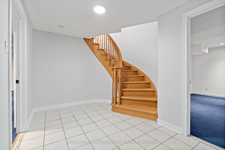 Photo 32 at 29 Hamilton Crescent, Georgetown, Halton Hills