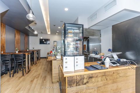 Photo 9 at 495 Bloor Street W, University, Toronto