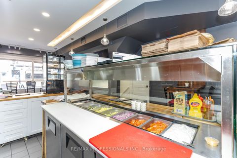 Photo 17 at 495 Bloor Street W, University, Toronto