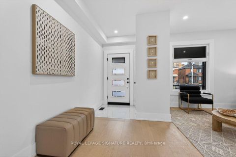 Photo 3 at 290 Chisholm Avenue, Lumsden, Toronto