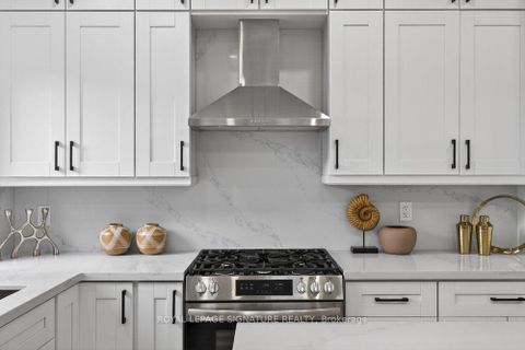 Photo 16 at 290 Chisholm Avenue, Lumsden, Toronto