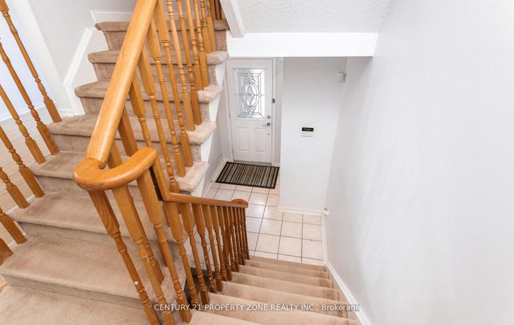 Photo 15 at 39 - 2 Clay Brick Court, Brampton North, Brampton