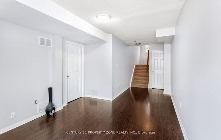 Photo 21 at 39 - 2 Clay Brick Court, Brampton North, Brampton