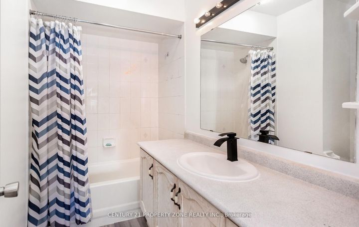 Photo 22 at 39 - 2 Clay Brick Court, Brampton North, Brampton