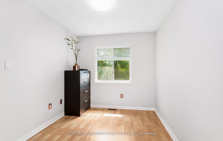 Photo 24 at 39 - 2 Clay Brick Court, Brampton North, Brampton