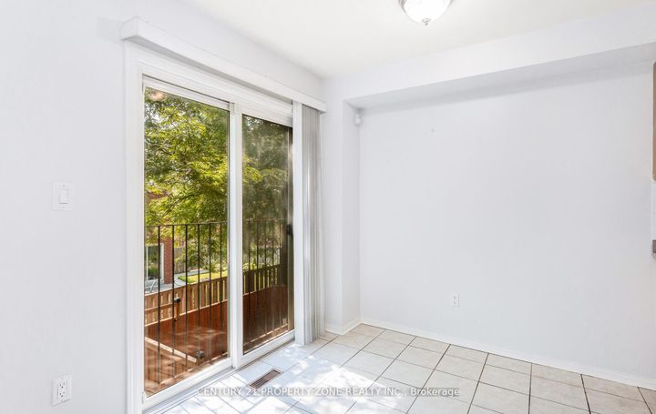 Photo 25 at 39 - 2 Clay Brick Court, Brampton North, Brampton