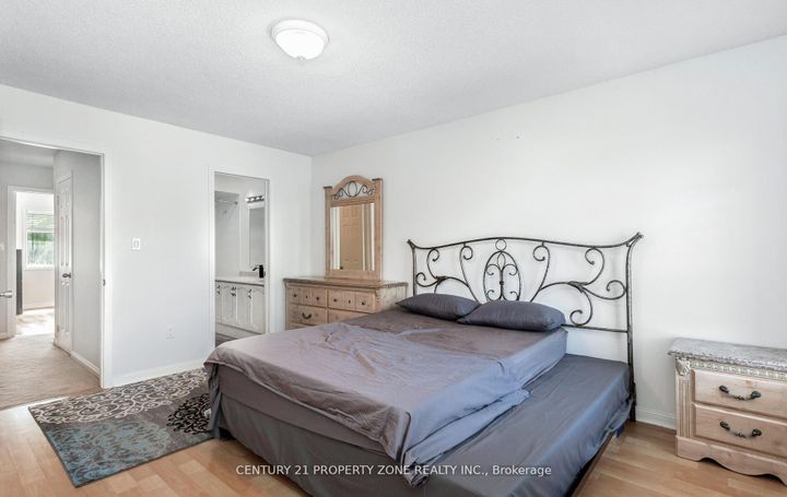 Photo 29 at 39 - 2 Clay Brick Court, Brampton North, Brampton