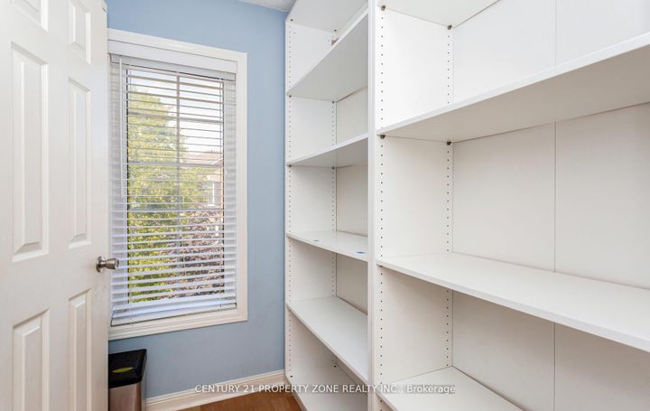 Photo 33 at 39 - 2 Clay Brick Court, Brampton North, Brampton