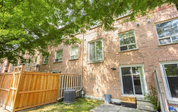 Photo 43 at 39 - 2 Clay Brick Court, Brampton North, Brampton