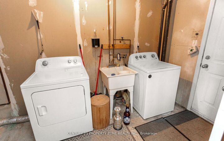 Photo 45 at 39 - 2 Clay Brick Court, Brampton North, Brampton