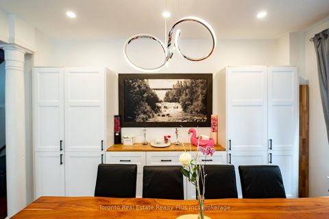 Photo 5 at 14 Riel Drive, Oak Ridges, Richmond Hill