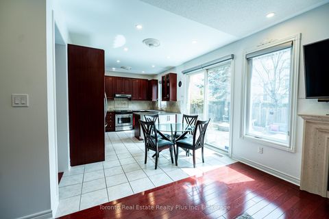 Photo 7 at 14 Riel Drive, Oak Ridges, Richmond Hill